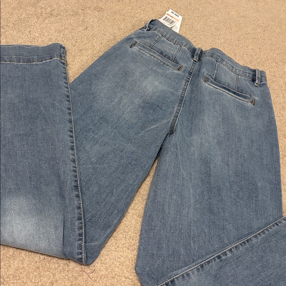 Curve Light Wash Wide Leg Jeans - Picture 6 of 6